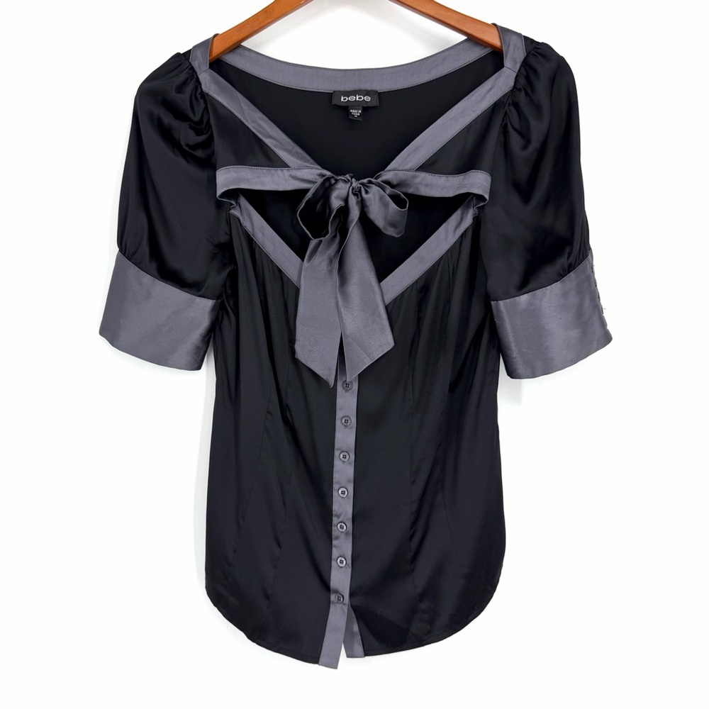✨Y2K 2000s Bebe Black Gray Silk Bow Tie Button Front Blouse Contrast Dark Goth